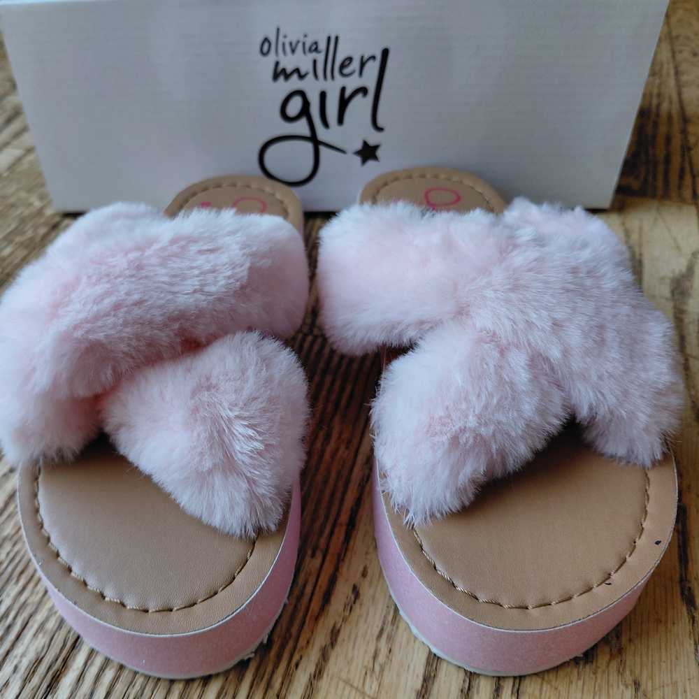 Olivia Miller Pink Fuzzy Kids Slippers Size 13 BRAND NEW